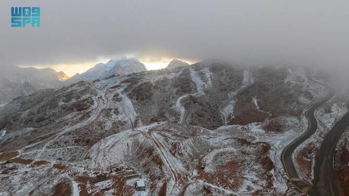 **Salju Menyelimuti Arab Saudi:.Beginilah Keindahannya di Jabal Al-Lawz dan Lokasi Lainnya**