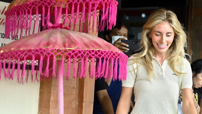 Imigrasi: Bonnie Blue, Dilarang 10 Tahun, Si Artis Porno yang Gegerkan Travel Indonesia