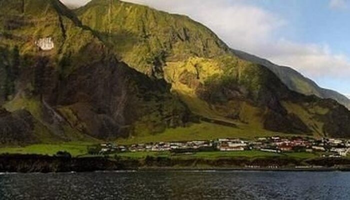 Pulau-pulau Tersembunyi: Siapa yang Menjaganya dari Kebangkaran?