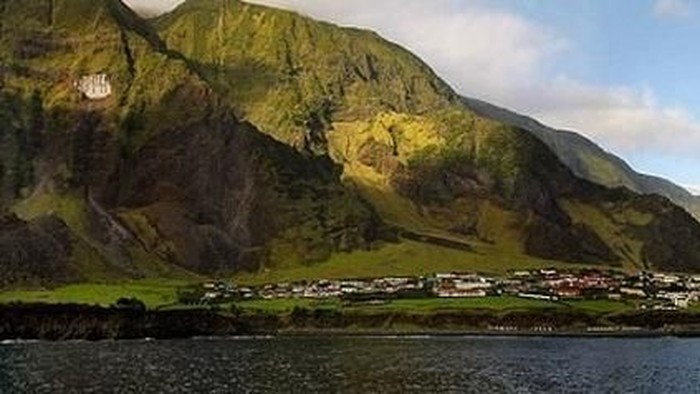 Pulau-pulau Tersembunyi: Siapa yang Menjaganya dari Kebangkaran?