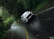 **Menaklukkan Kaki Gunung Rinjani dengan Toyota New Veloz Hybrid: Uji Performa di Lombok**