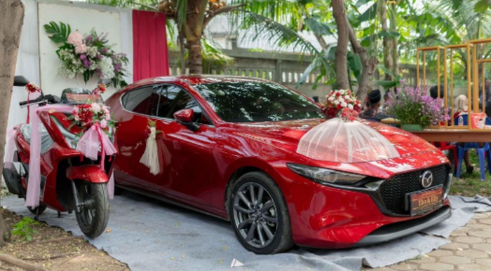 Nikah, 'Juragan Sembako' di Jakut Jajan Pakai Mazda 3 dan Honda PCX!