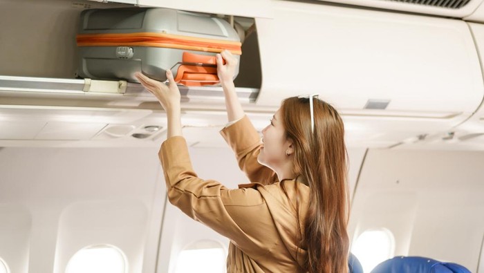 **Menghindari Jetlag dengan Penerbangan Malam Hari: Tips Praktis untuk Traveler!**