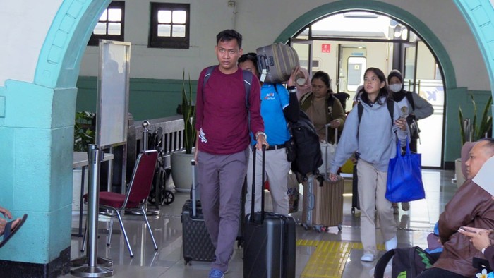 **Tahun Baru 2026, KAI Tembus 3,8 Juta Pelanggan: Perjalanan yang Menggugah**