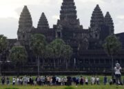 **Kamboja-Thailand Perang, Kunjungan Turis ke Angkor Wat Turun: Eksplorasi Ikon Eksotis di Tengah Gejolak**