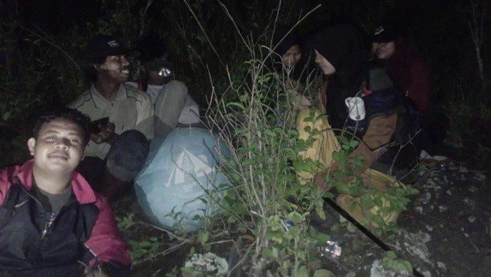 **Tahun Baru di Hutan, 6 Mahasiswa Tersesat di Gunung Salunga**