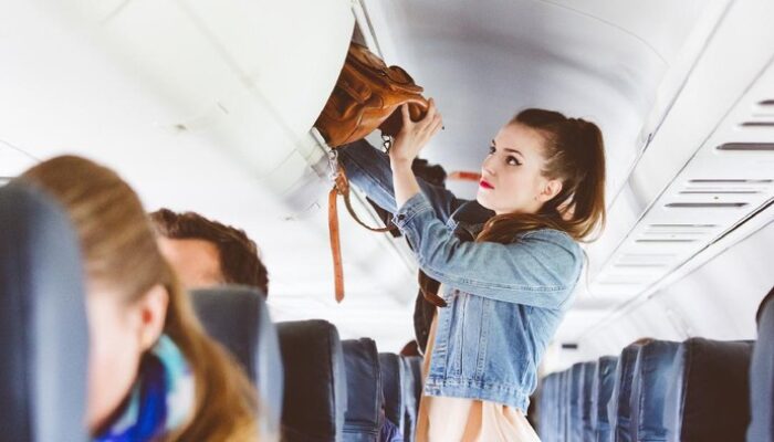 Jangan Salah Pilih! Ini 5 Outfit yang Wajib Kamu Pakai Saat Traveling Udara