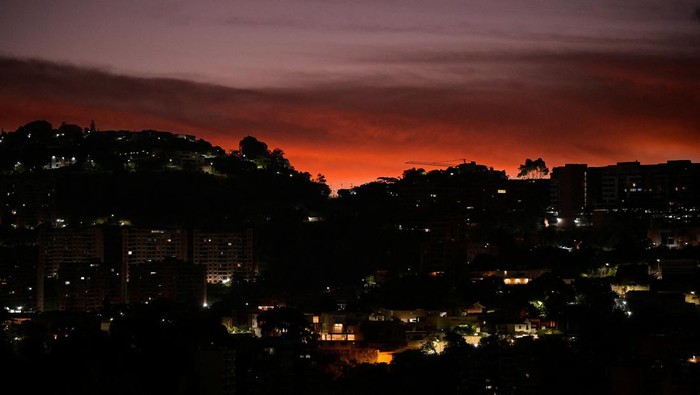 **Ratusan Penerbangan di Karibia Batal Akibat Operasi AS di Venezuela, Penumpang Terlantar**