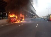 Sempat Bikin Macet, Ternyata Ini Penyebab Bus Terbakar di Tol Japek yang Mengejutkan!