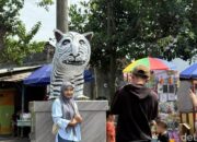 **Mimpi Aneh Sebelum Ciptakan Patung Macan Putih Gemoy di Kediri**