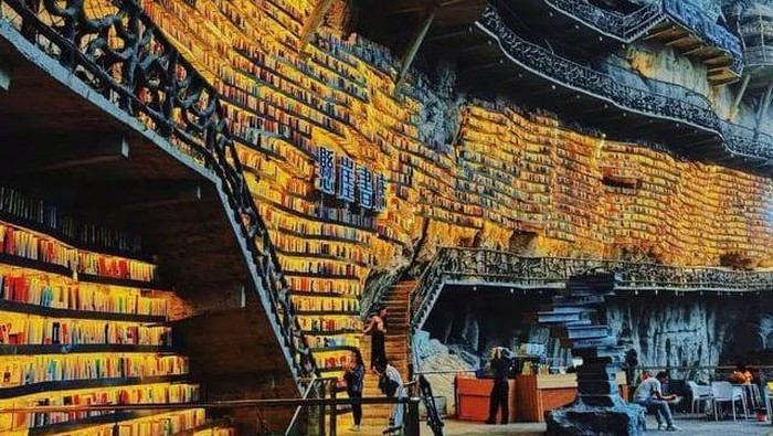 Perpustakaan Mianhua: Tempat Mimpimu Terbentur Realitas, Siapa Berani Mencobanya?