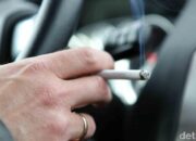 “Cerita Penggugat UU LLAJ: Tragedi di Jalan, Pemobil Ngerokok Nyaris Tewas di Bawah Truk”