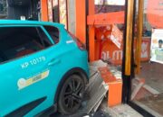 **Kronologi Kecelakaan Taksi Listrik VinFast Xanh SM yang Jalan Mundur dan Tabrak Restoran**