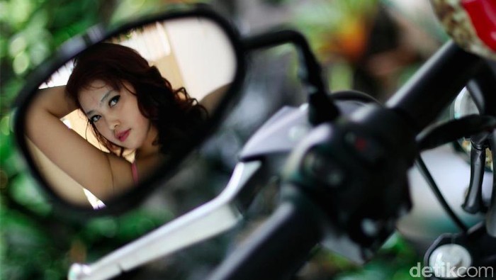 **Jangan Dicopot! Ini Pentingnya Kaca Spion pada Kendaraan Bermotor**