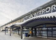 Pesawat ‘Terbungkus’ Es, Ribuan Turis Terdampar di Bandara – Update 1