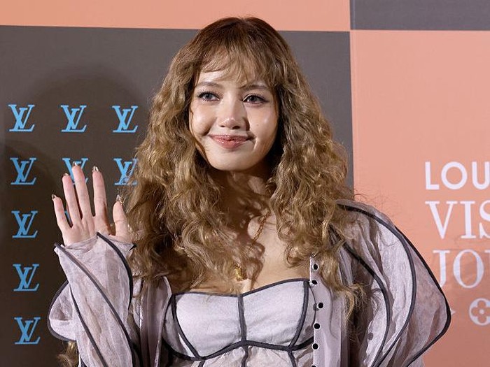 **Dambakan Keindahan Thailand Bersama Lisa BLACKPINK dalam Kampanye Terbaru TAT**