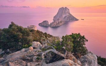 **10 Tempat Eksotis yang Paling Banyak Dicari di Google untuk Berlibur di 2025**