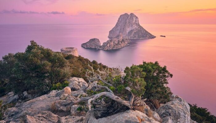 **10 Tempat Eksotis yang Paling Banyak Dicari di Google untuk Berlibur di 2025**