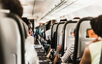 Model OnlyFans Bertingkah di Pesawat, Malah Membual di Sosmed: Fenomena Kontroversial di Dunia Perjalanan