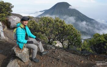 **Gunung Gede Perkuat Keselamatan Pendaki: Tombol Panik dan Gelang RFID untuk Petualangan Aman**