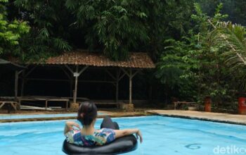 **Rekomendasi Kolam Renang Air Alami di Bandung, Sejuk dan Jernih**
