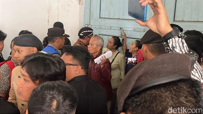 **Kisruh! Keributan Pecah di Keraton Solo, Destinasi Sejarah yang Menyebutkan Rasa**