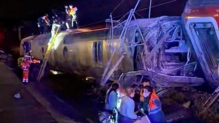 Tragedi Mengerikan di Spanyol: 2 Kereta Penumpang Tabrakan, 21 Orang Meninggal dan 100 Terluka