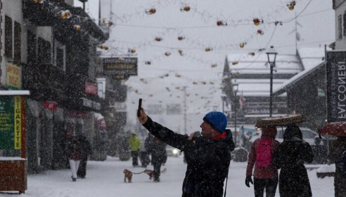“Demam Olimpiade Melanda, Apakah Ledakan Wisatawan di Alpen Italia Menyelamatkan atau Membahayakan?”