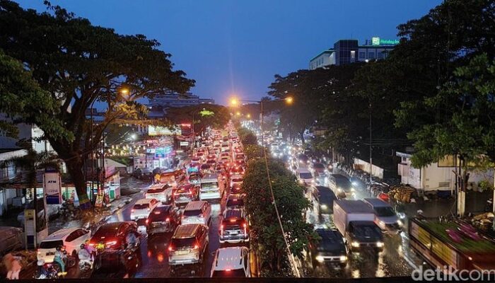 **Bandung Juara Kota Paling Macet di Indonesia: Keindahan Alam di Tengah Kebiruan Lalu Lintas**