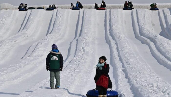 “Dampak Positif Salju Lebat di Jepang: Lonjakan Turis di Resort-resort Ski”