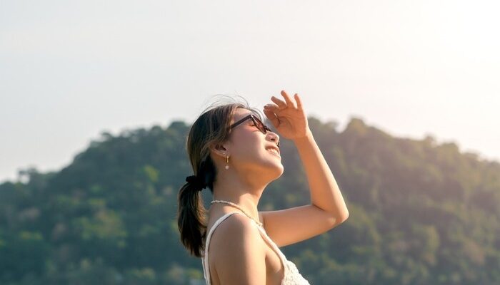 Bukan Matahari Saja, Ini Penyebab Kulit Kusam saat Traveling yang Jarang Diketahui!