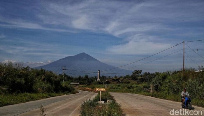 **Mengenal Sosok Hantu di Balik Mitos Gunung Guntur, Destinasi Mistis di Garut**