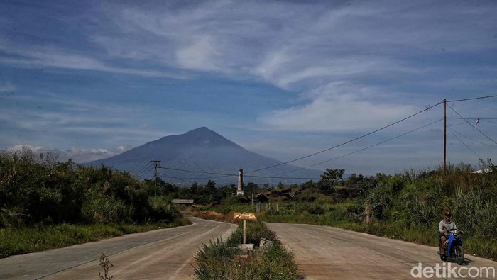 **Mengenal Sosok Hantu di Balik Mitos Gunung Guntur, Destinasi Mistis di Garut**