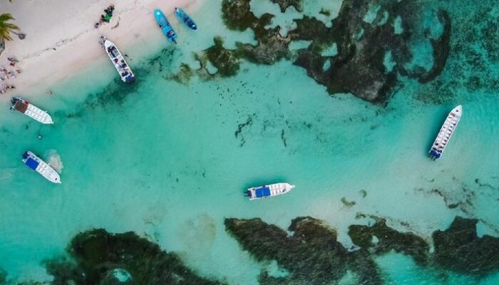 Kapal Pesiar Kandas di Terumbu Karang Eksotis Fiji: Kenangan atau Kebencian?