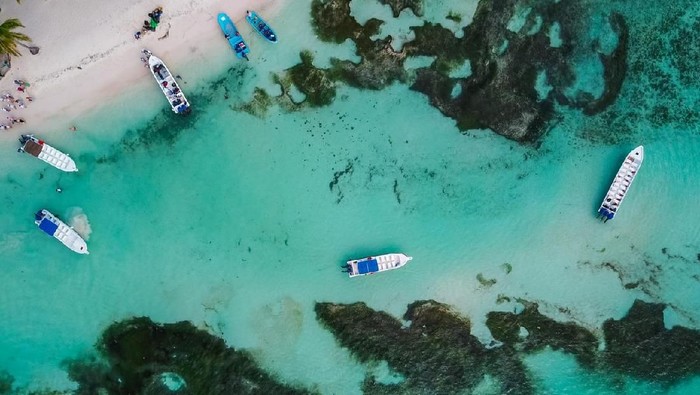 Kapal Pesiar Kandas di Terumbu Karang Eksotis Fiji: Kenangan atau Kebencian?